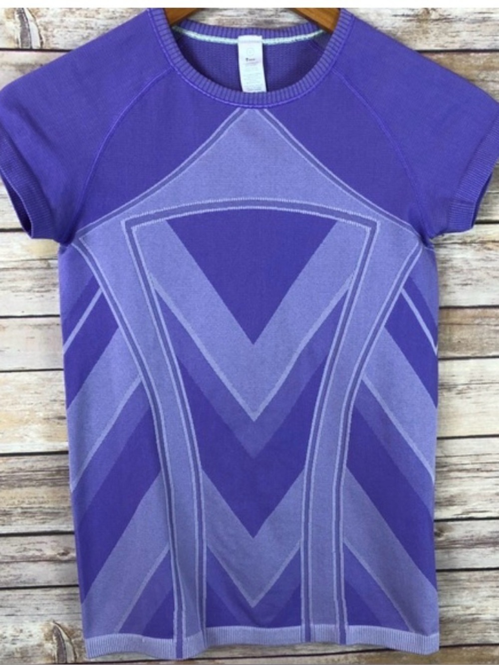 IVIVVA by LULULEMON girls size 10 Fly Tech short sleeve